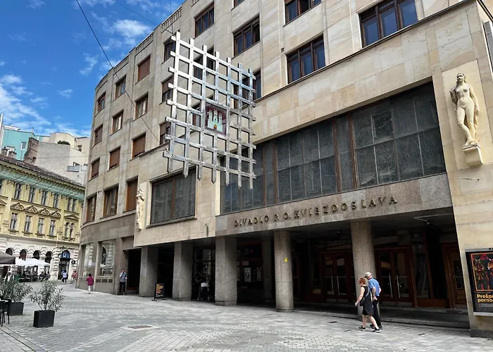 Revon Art-deco Old Town