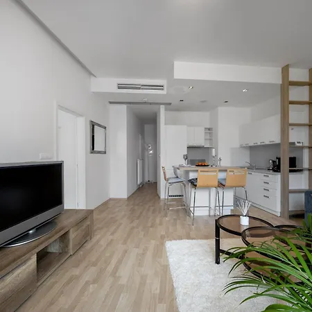 Revon Art-deco Old Town *